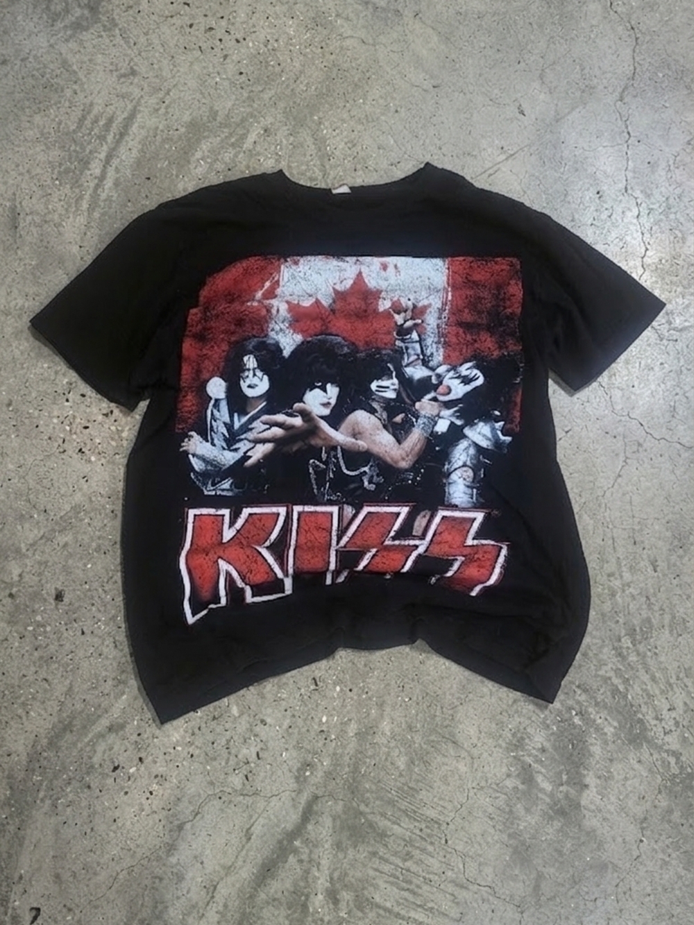 Kiss Black Tee with Red and White Graphic